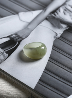 13号戒指 和田玉晴水烟紫双色馒头款指环 8416