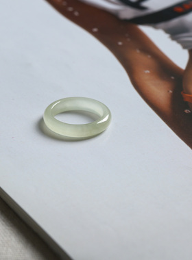 8号戒指 和田玉晴水青白小尺码窄条泥鳅背圆弧素圈指环 尾戒 5719