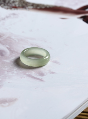 11号戒指 和田玉晴水青白泥鳅背圆弧素圈指环 9179