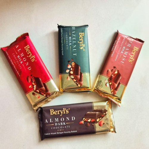 马来西亚原装进口Beryl's倍乐思坚果果仁夹心巧克力棒90克特产