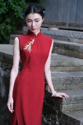 中式敬酒新娘旗袍红色订婚连衣裙礼服刺绣高级结婚百搭夏季SS
