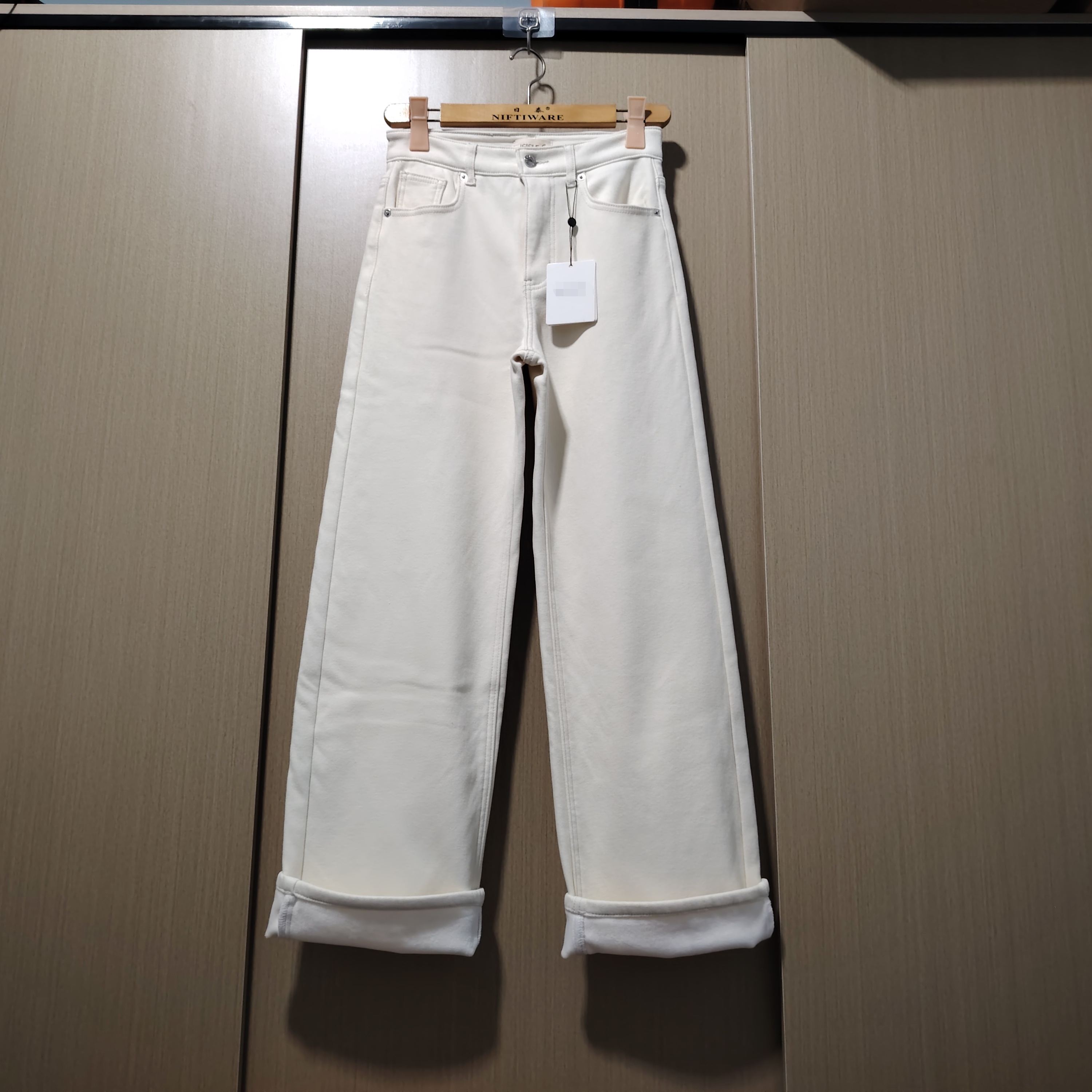 冬季女士米白色弹力高腰宽松加绒加厚一体水貂绒牛仔窄版阔腿裤