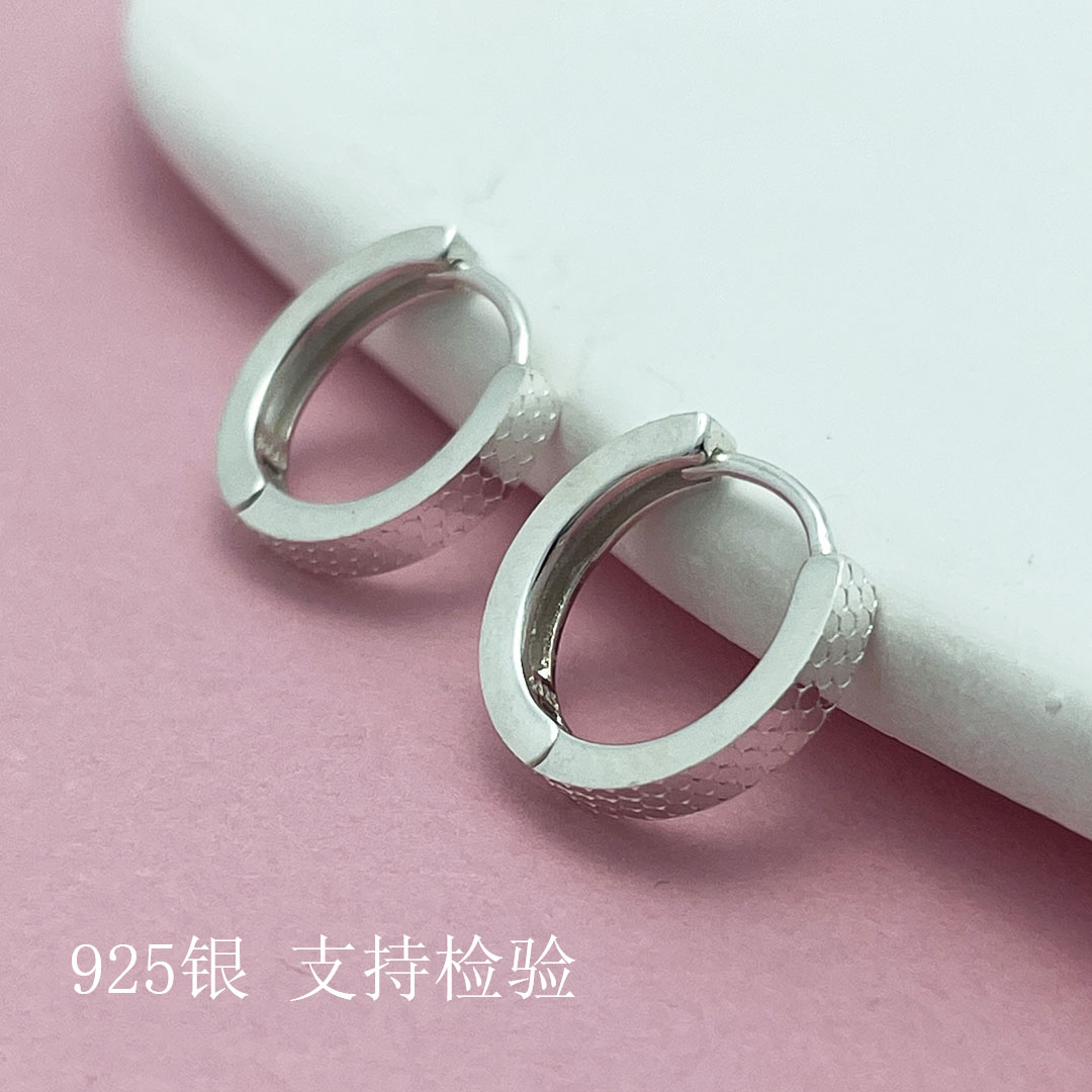 S925纯银轻奢微刻潮流耳钉