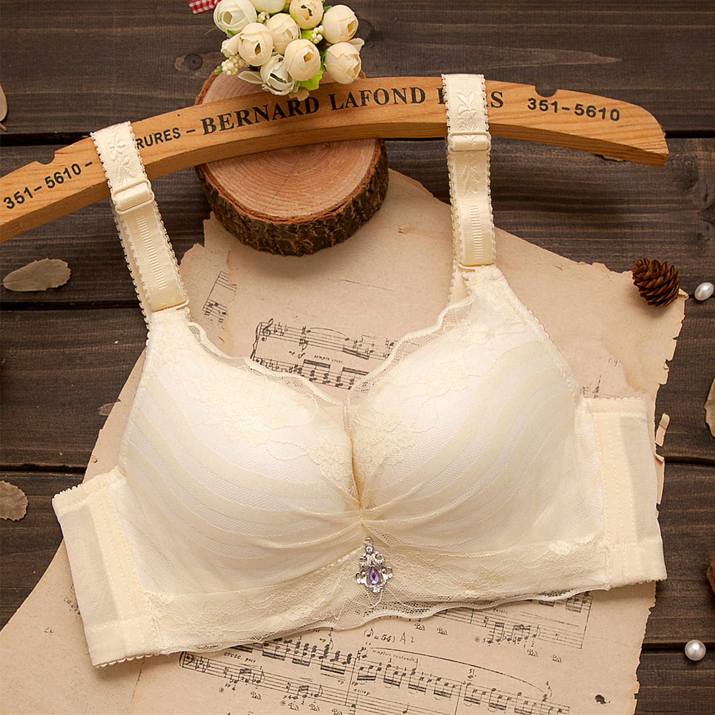 女士内衣文胸聚拢性感厚款有钢圈