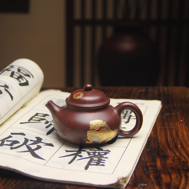 宜兴原矿朱泥全手工描金容天壶
