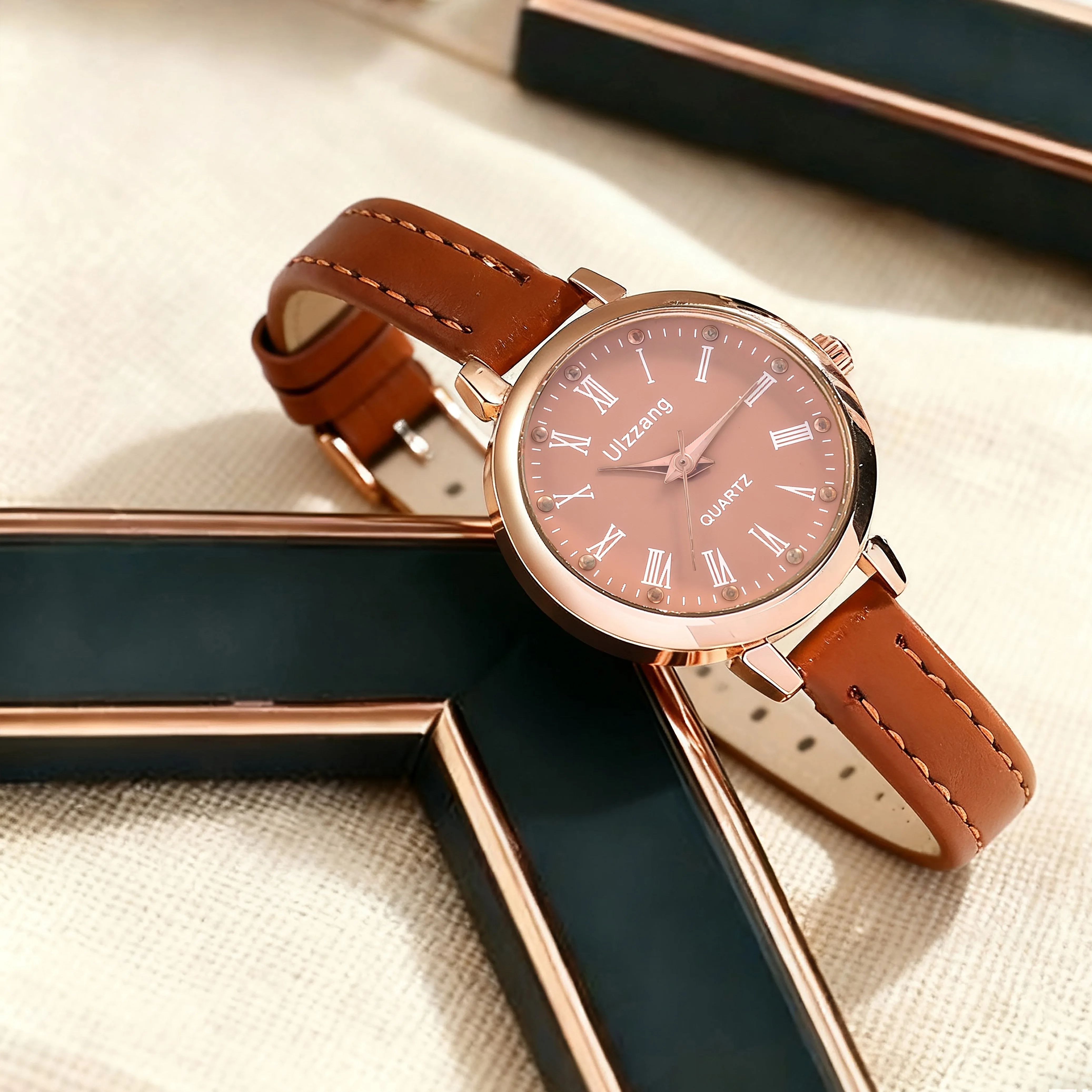 Retro fashion simple round dial quartz watch for women, suit