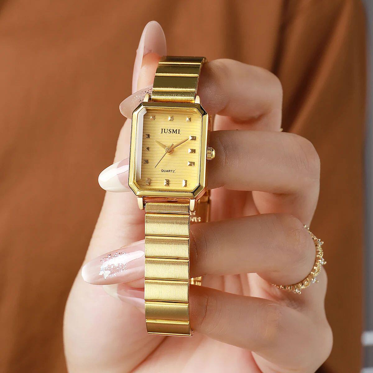 Fashion luxury exquisite alloy material Women's quartz watch