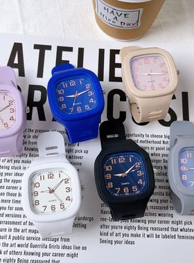 Popular New Block Quartz Digital Watch for Both Male and Fem
