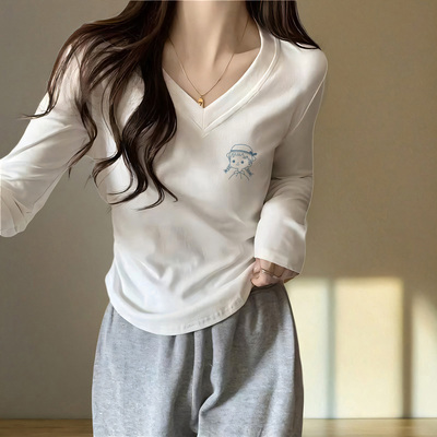 白色修身显瘦打底衫女秋冬季上衣