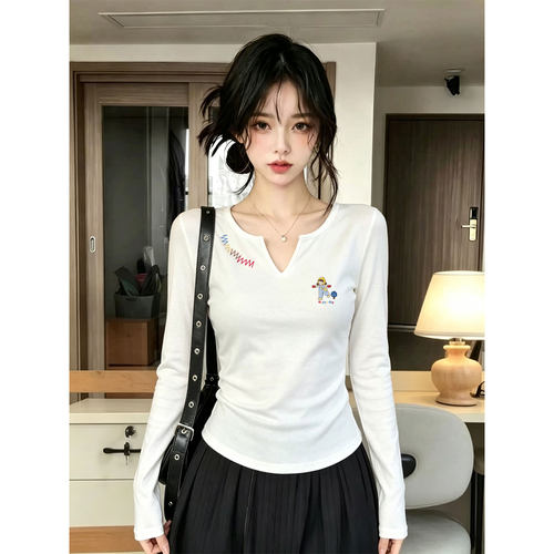 秋季穿搭长袖t恤女士内搭打底衫小v领上衣时尚洋气时髦轻奢高级感