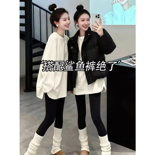 白色纯棉内搭打底衫长袖t恤女搭配鲨鱼裤的中长款上衣遮屁股洋气