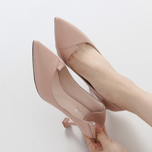 百搭少女尖头高跟鞋