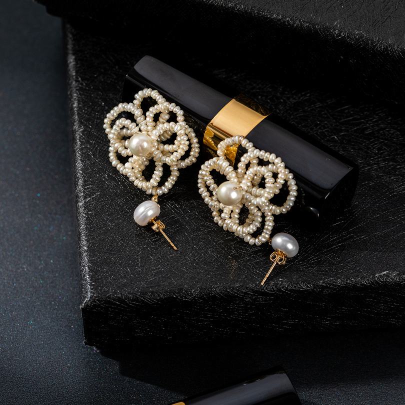 澳之冠【蔷薇城堡】小香风珍珠耳坠esbi121322jf