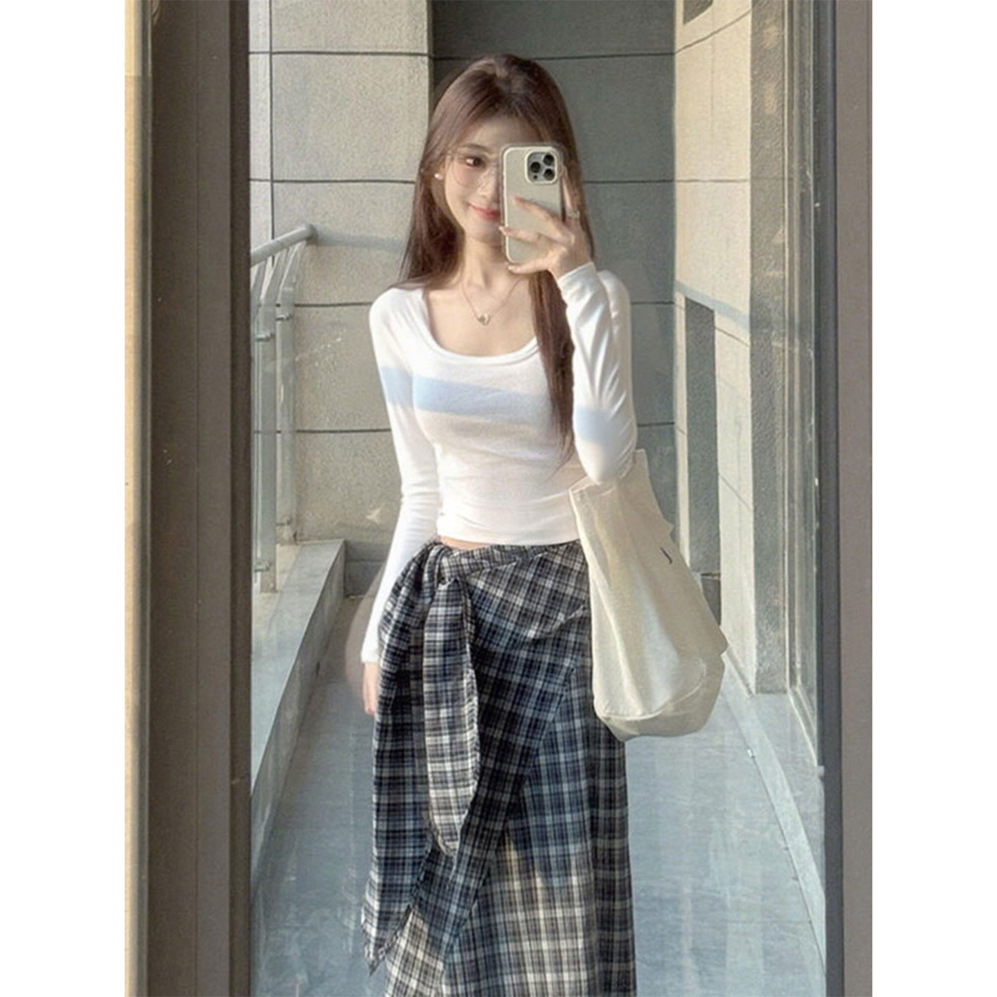 白色U领长袖t恤女2025新款秋冬季低领内搭打底衫美式辣妹穿搭上衣