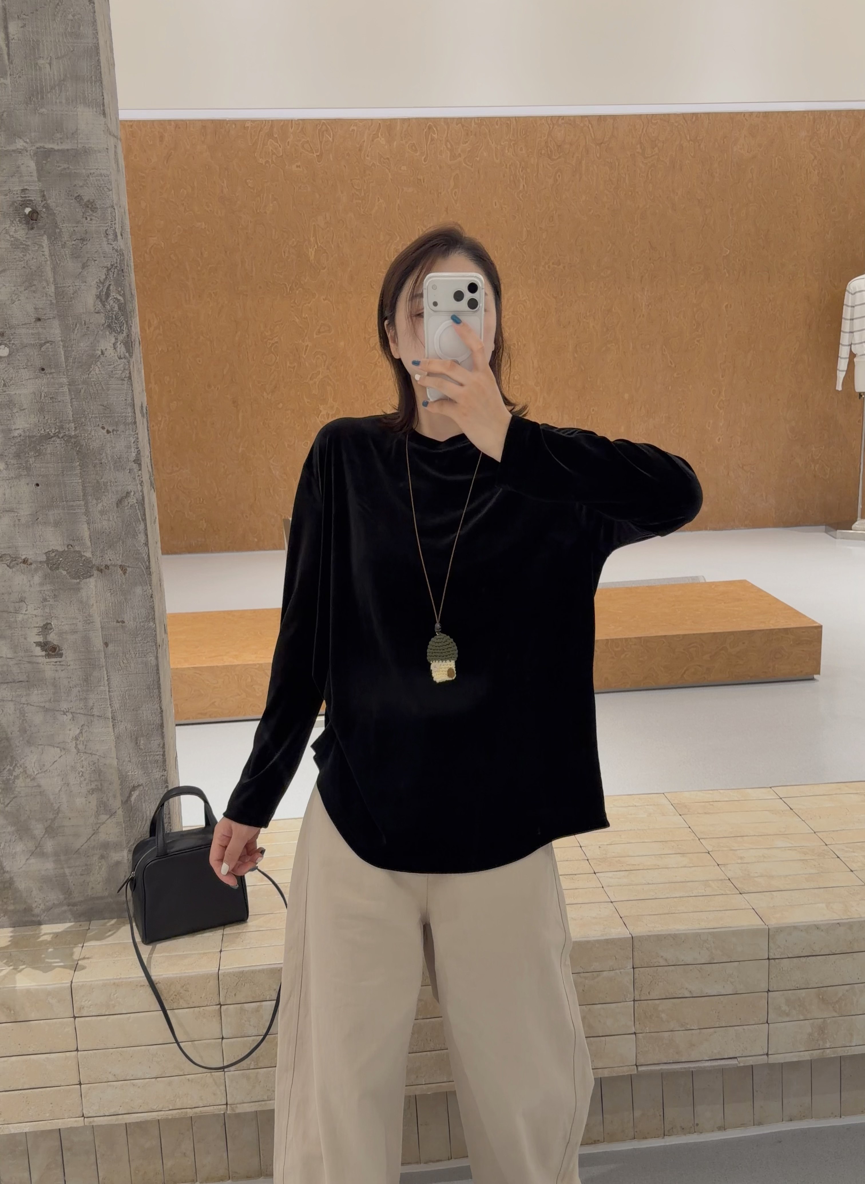 DM设计感圆领后开叉扭结长袖丝绒T恤女2026秋款宽松百搭气质上衣图片