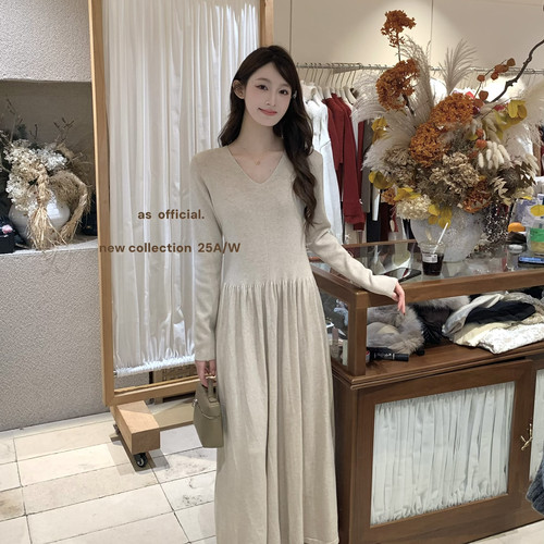 AS OFFICIAL-氛围优等生越简单越高级·大裙摆内搭针织连衣裙1523