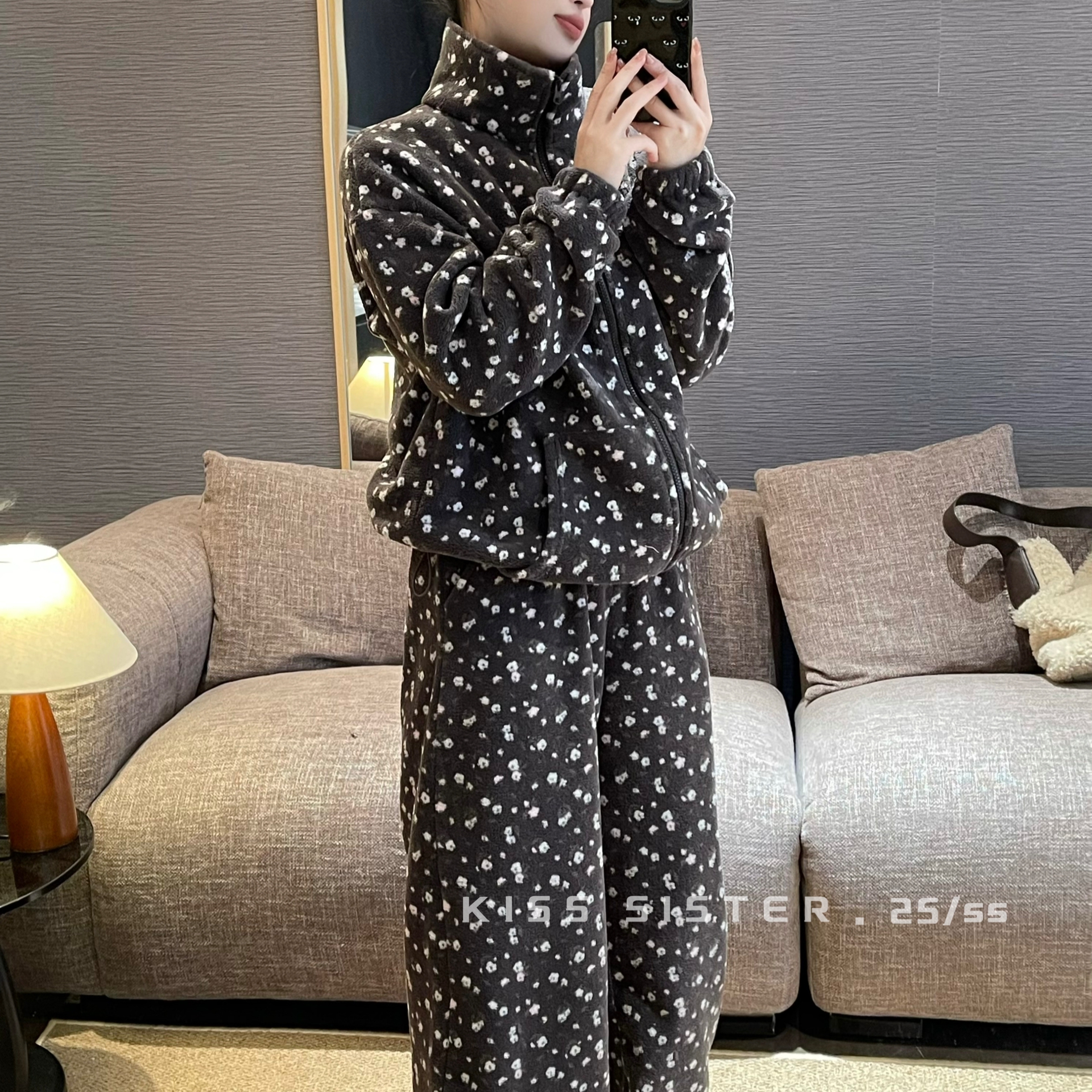 KISS SISTER-时尚加厚珊瑚绒设计保暖毛绒睡衣上衣+裤子套装A1950