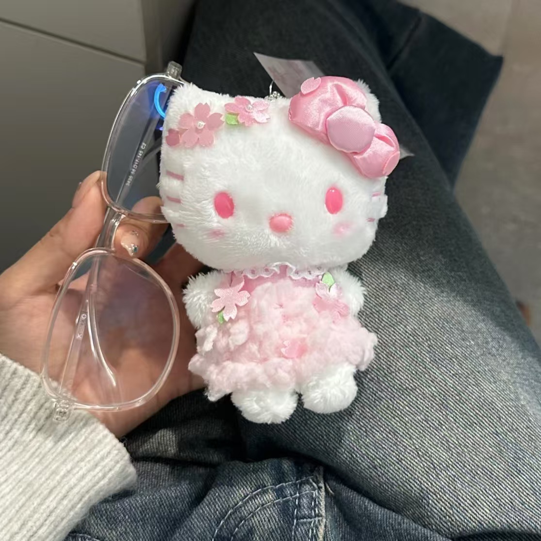 日本代购樱花粉hellokitty包包挂件书包挂饰女生可爱毛绒公仔玩偶