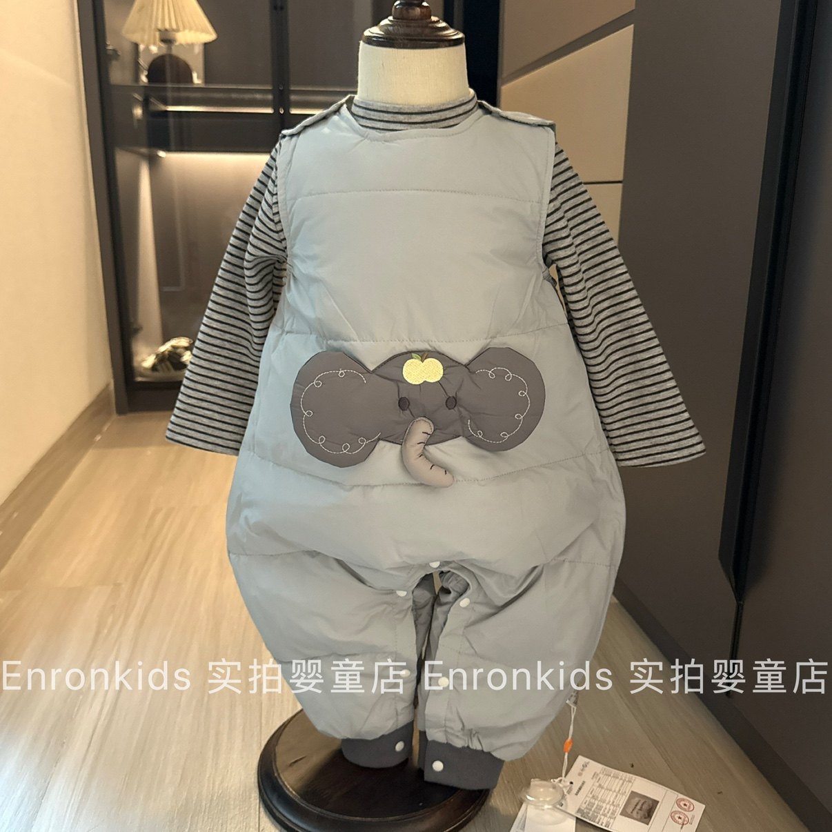 韩国婴儿羽绒连体衣洋气冬连体衣