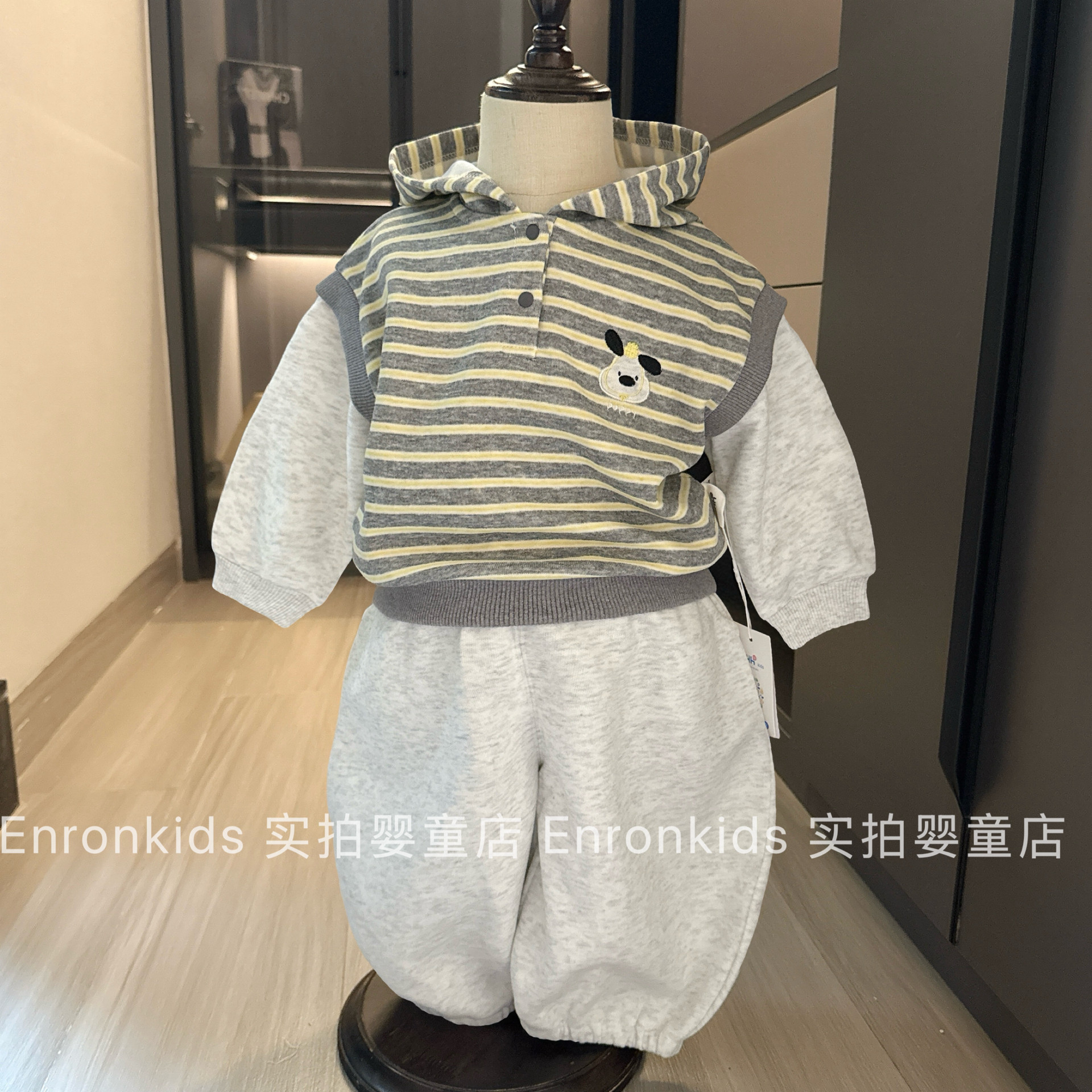 男宝宝秋季穿搭套装婴童韩版帅气休闲运动风连帽卫衣裤两件套周岁