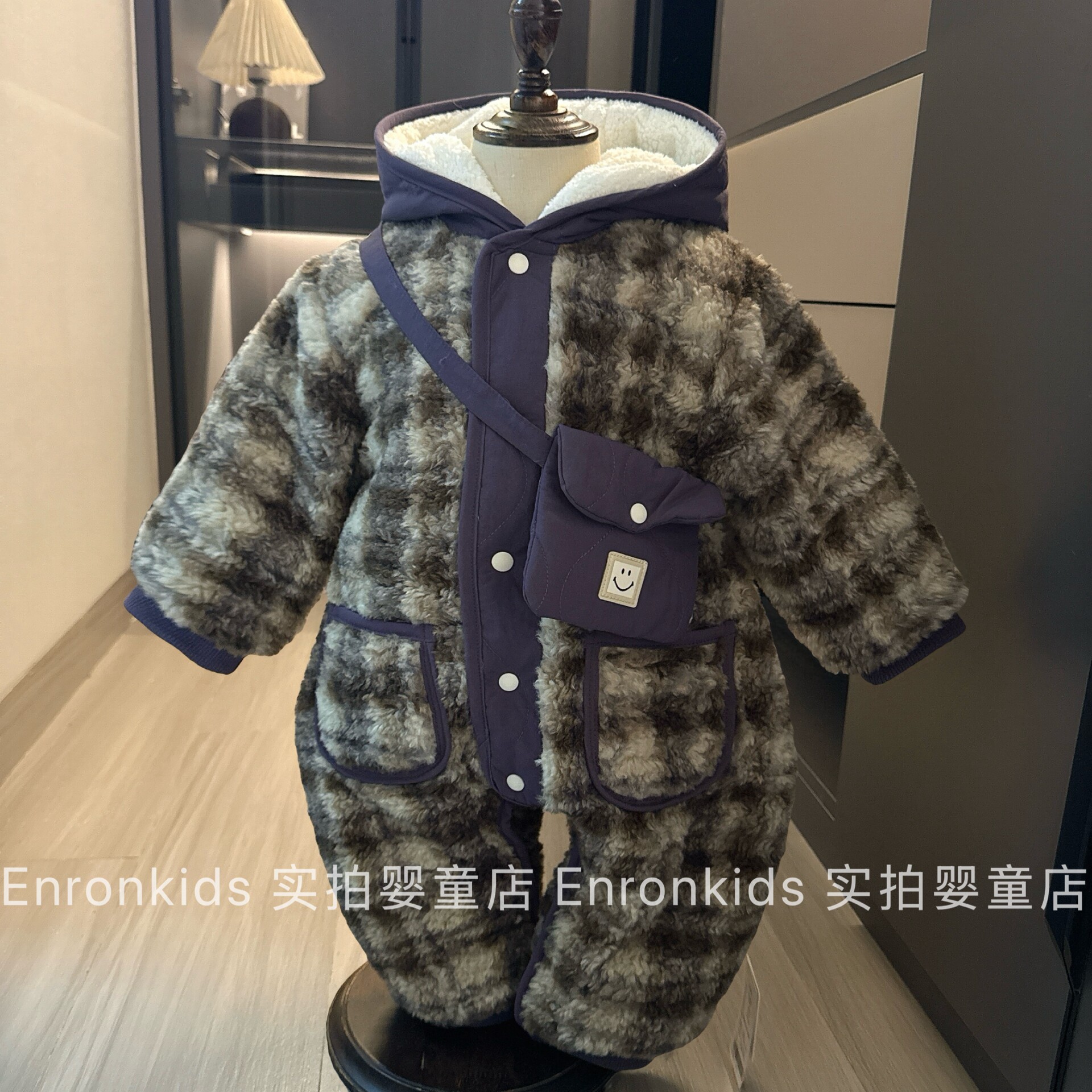 韩版宝宝加厚羊羔毛连帽外出爬服