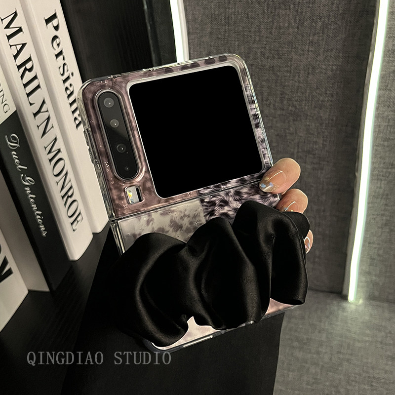 轻调 高级ins拼接黑棕豹纹丝巾腕带适用于华为Pura X手机壳