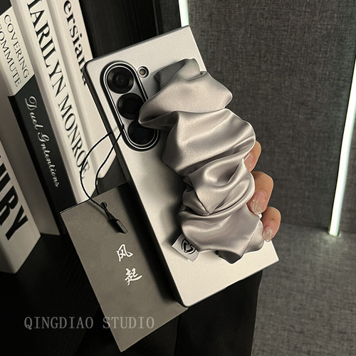 适用三星zfold5丝巾手腕带手机壳