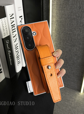 轻调 ins时髦电镀边波浪气垫橙色亮面皮质手腕带适用于三星Galaxy Z Fold7手机壳新款折叠屏翻盖防摔女保护套