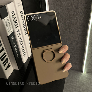 小众商务风棕渐变肤感自带指环适用于三星zflip7 GalaxyW25Flip手机壳新款 折叠屏翻盖防摔保护套 轻调