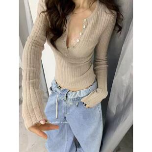 显瘦长袖 修身 上衣女 V领T恤半排扣针织打底衫 十三行2024秋冬新款