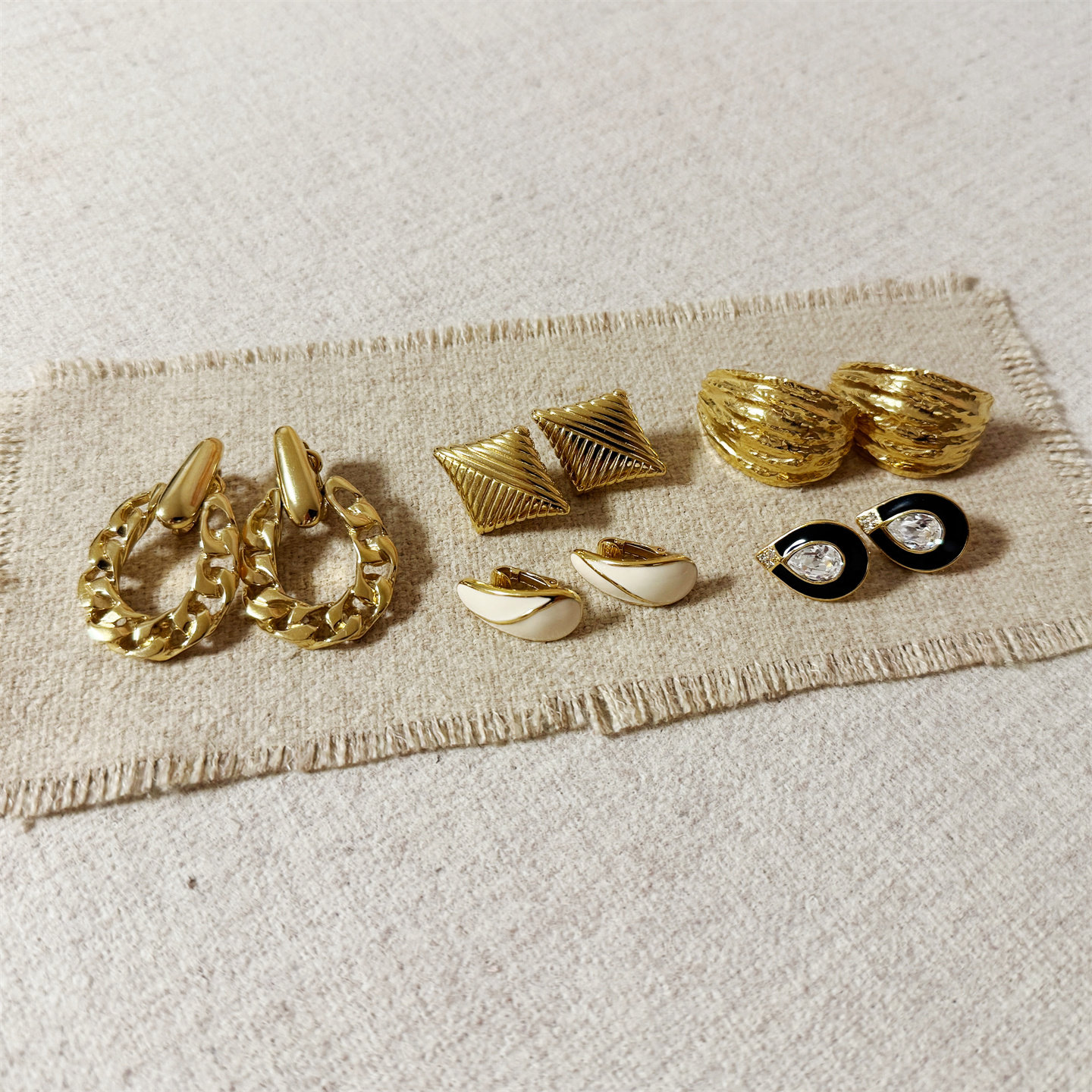 vintage中古首饰crown TRIFARI打标质感金色珐琅水钻耳夹