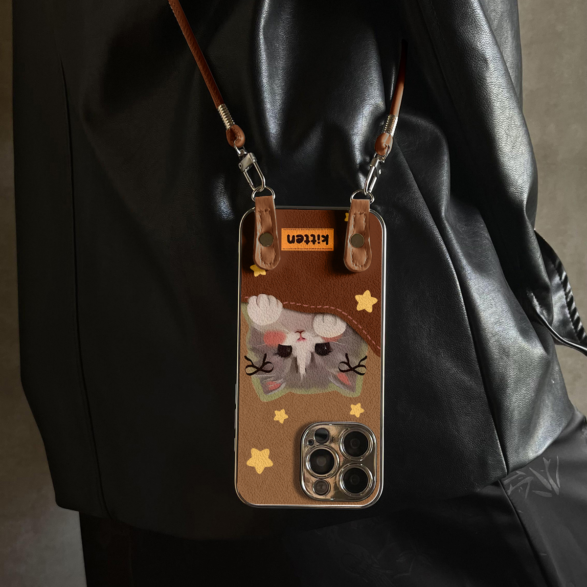 适用于苹果17promax手机壳带挂绳害羞小猫iphone14/16pro套硅胶xs全包防摔斜跨15ultra套网红11新款xr女13PRO