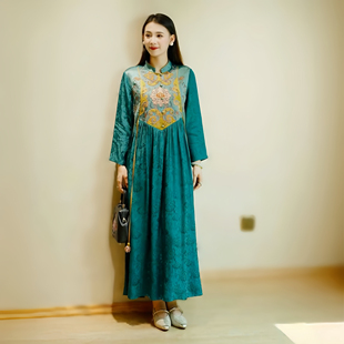 千椿物喜国风民族风重工刺绣花气质长袖 连衣裙长裙女春秋 宽松大码