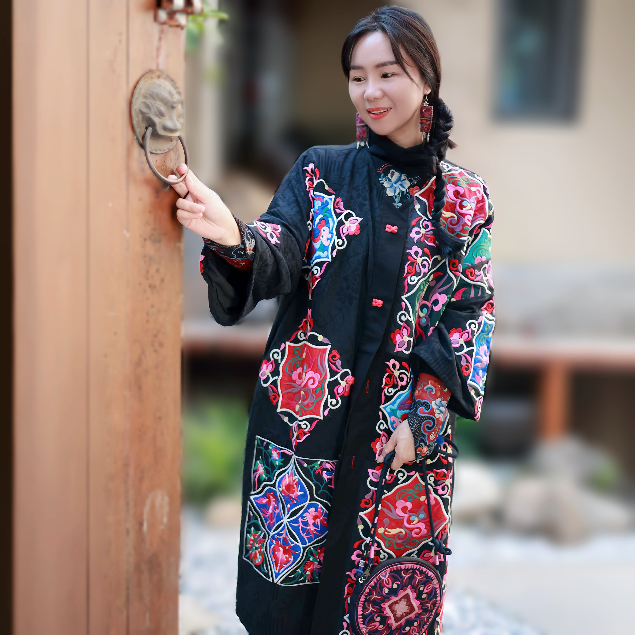 原创民族风重工刺绣气质V领对襟长款上衣外套春秋款中长风衣中式