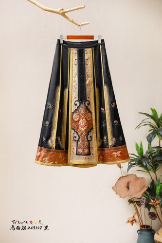 【金玉满堂】原创24年新款民族风国风刺绣撞色马面裙半身裙长裙女