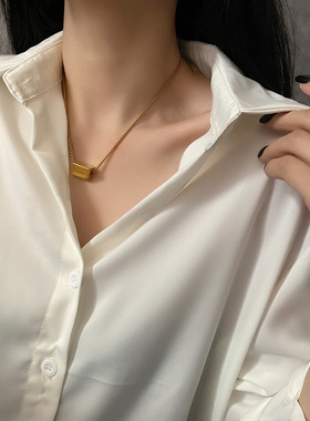 字母三棱柱项链钛钢吊坠锁骨链