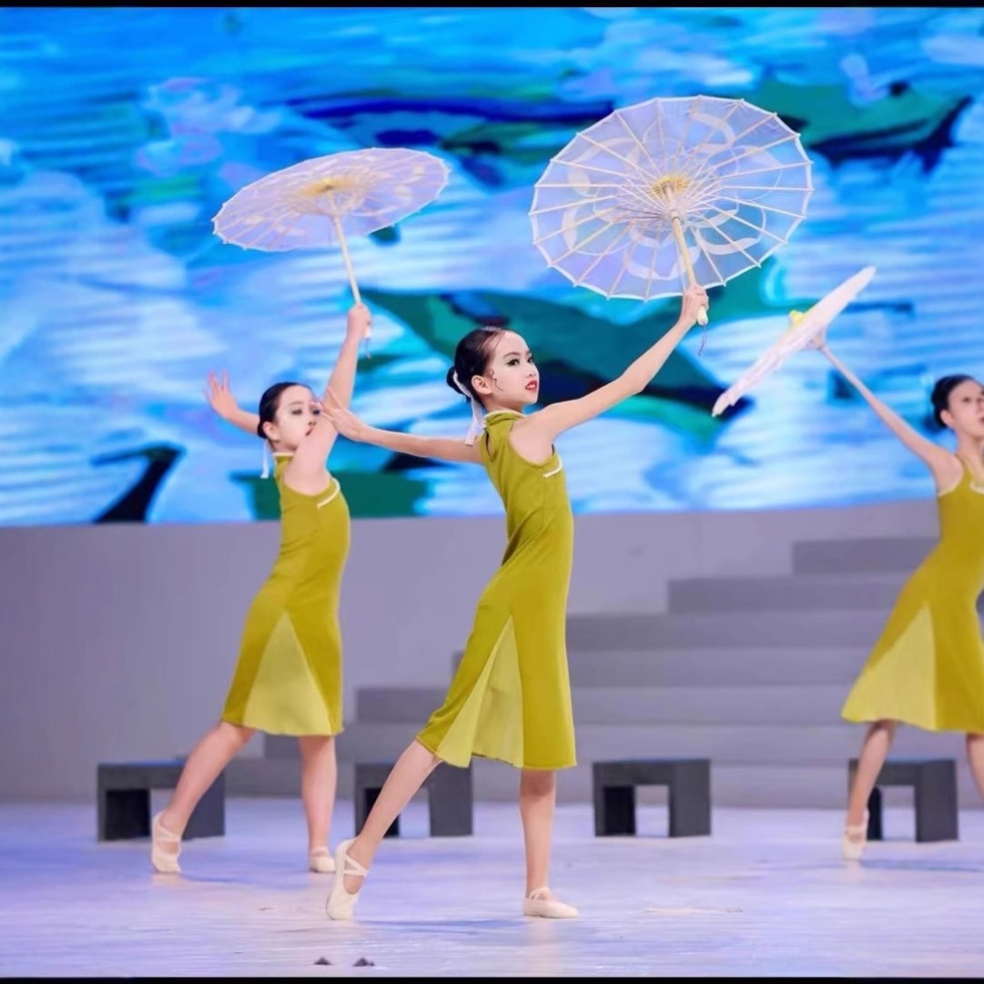 儿童碧落舞蹈服人间烟火旗袍女童晨光曲外婆桥演出服少儿绿色艺考