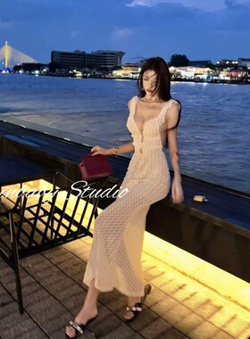Sainbaby【淡颜娇妻】气质性感露背度假修身显瘦针织连衣裙长裙女