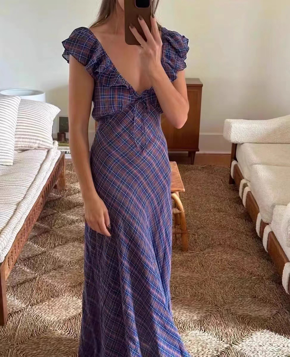 DO区别市场货法式复古深V领荷叶边格子连衣裙收腰显瘦露背