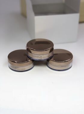 kanebo嘉娜宝日月晶采凝滑蜜粉中样02色号3.5g控油定妆粉