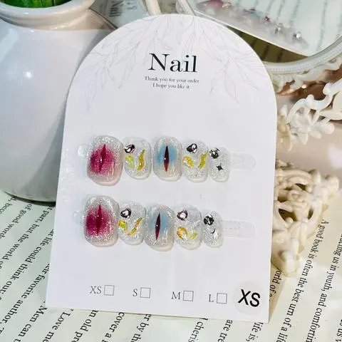 美甲贴粉嫩高级感显白穿戴甲精品甲片短款可爱风手工甜酷妖精之瞳