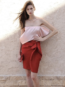 随意门/WINGFREE/夏秋简单时髦设计立裁性感丰盈弹力抹胸上衣粉黄