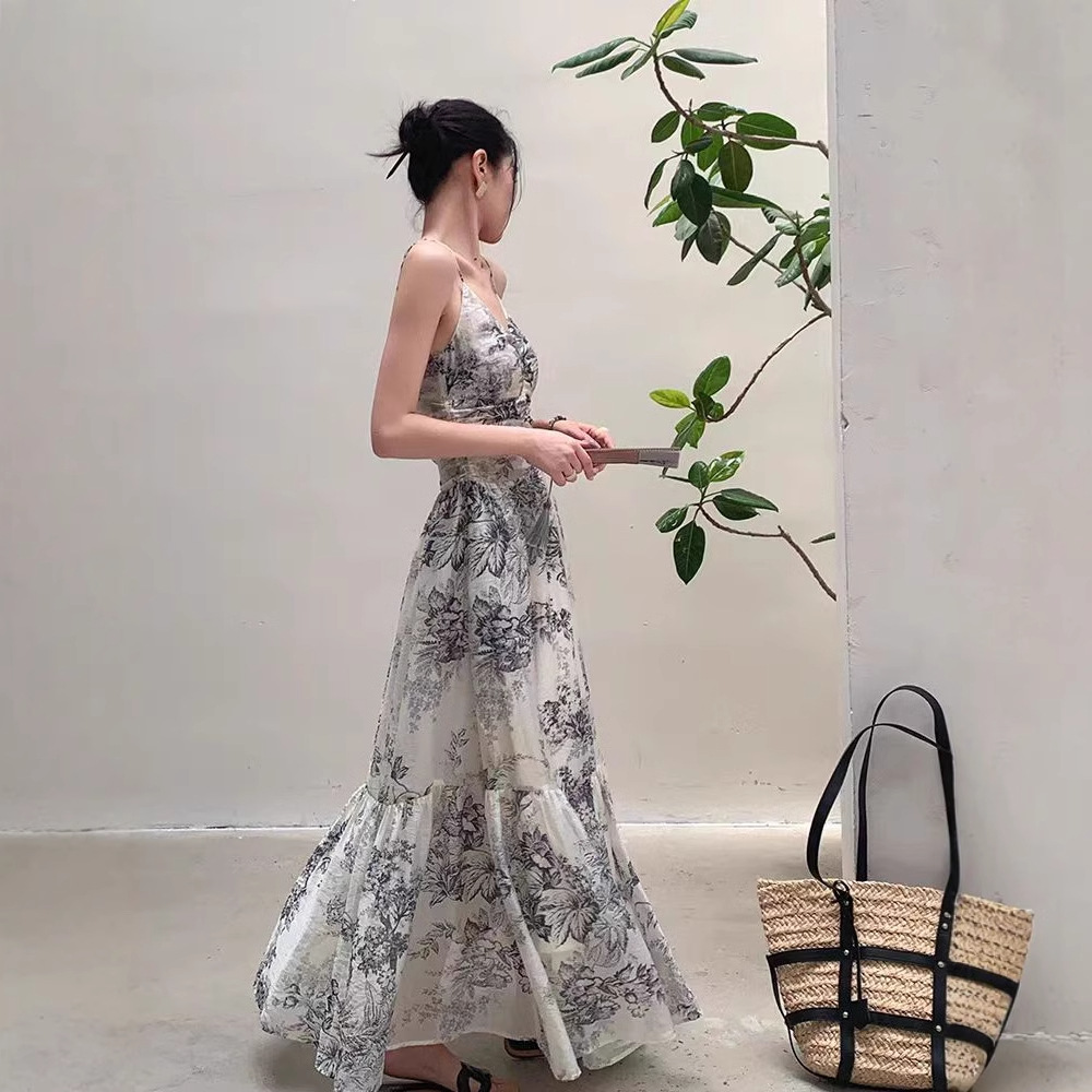 无袖吊带连衣裙女2025夏季新款设计感水墨画收腰显瘦长裙花色单件