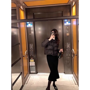 黑色针织鱼尾半身裙女秋冬季高级感A字裙高腰加厚羊绒中长包臂裙