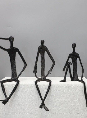 现代简约铸铁人物雕塑摆件客厅电视柜样板房家居软装饰品