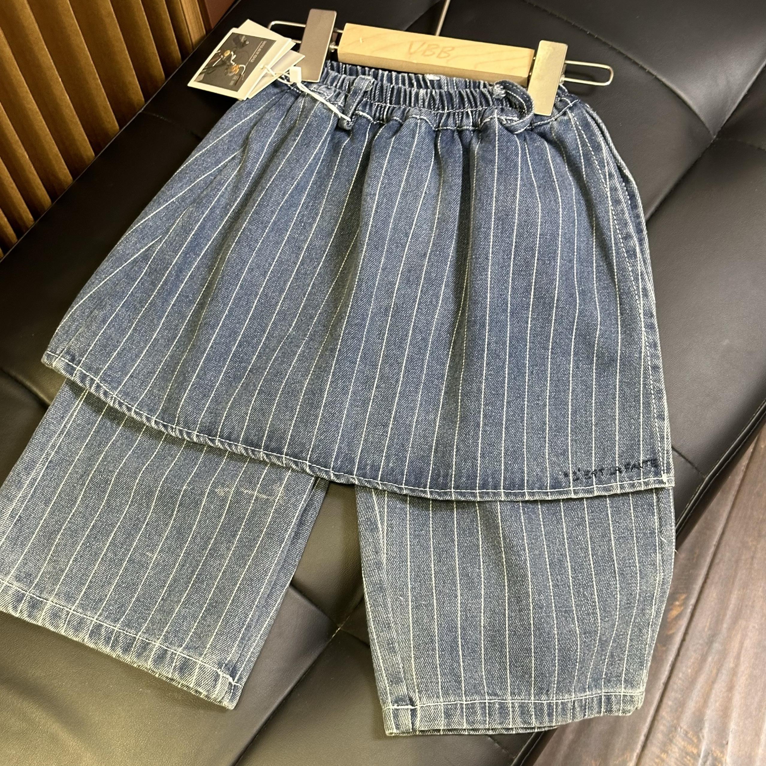 实体精品童装店 儿童假两件叠穿阔腿牛仔裤竖条纹屁帘直筒裤宽松