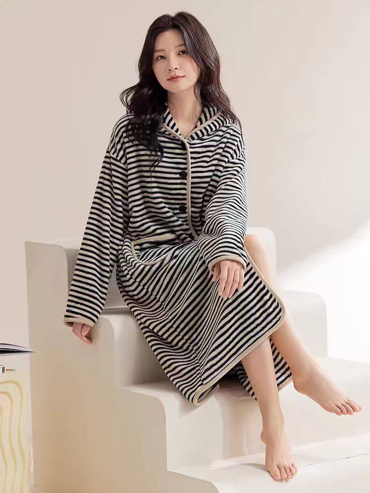 法兰绒睡裙女春秋季珊瑚绒条纹长袖高级感家居服连帽睡衣裙可外穿