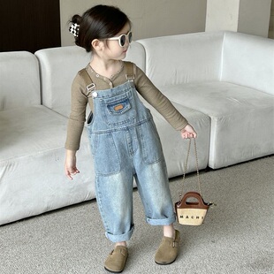 2026秋季新款女童裤子浅色牛仔背带裤宽松小女孩背带裤韩版童装潮