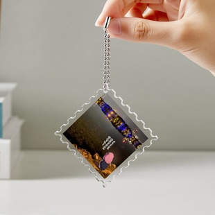 动漫间谍过家家阿尼亚假期三次元 55x55mm挂件钥匙扣挂饰 5.0邮票款