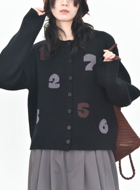 QINGQING一九二三l 拼色数字 混纺rsquo设计感针织开衫